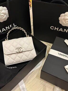 Classic CHANEL Bag: A Stylish and Versatile Choice for Elegance
